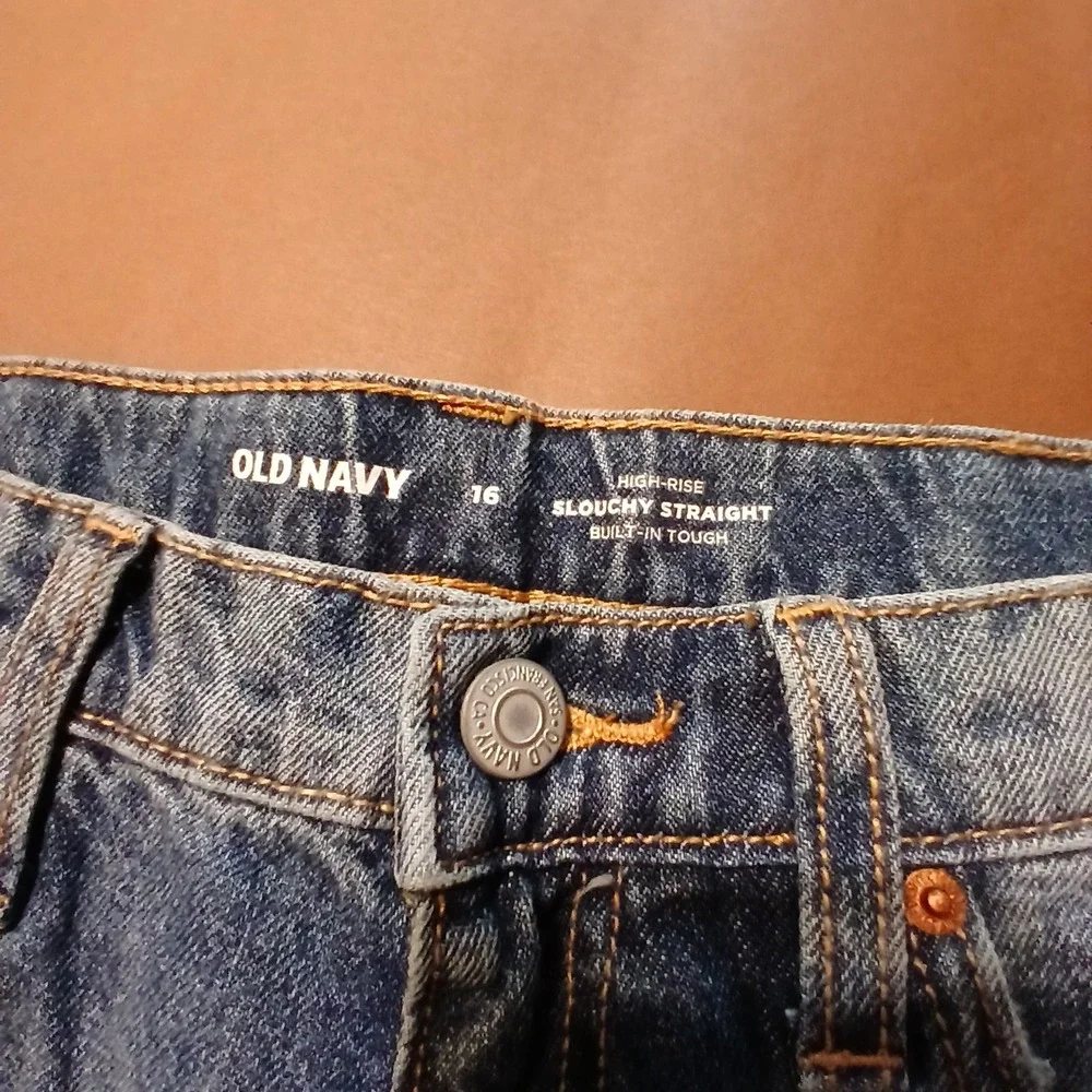 Old Navy Girls 16 Medium Wash Denim High-Waist Slouchy Straight Ripped Jeans NWT